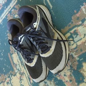 Women's Brooks Revel